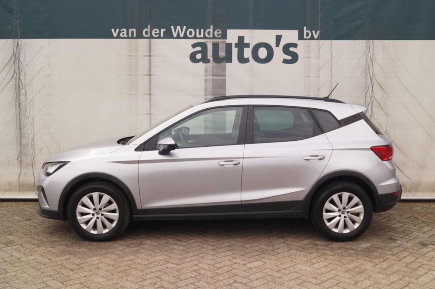 SEAT Arona - 1.0 TSI 110pk DSG Style -NAVI-ECC-LED-PDC- - AutoWereld.nl