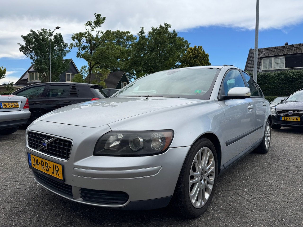 Volvo S40 - 1.8 Momentum 125pk Apk18/11/26,Airco,Cruise,Nap - AutoWereld.nl