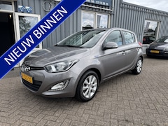 Hyundai i20 - 1.2i i-Deal