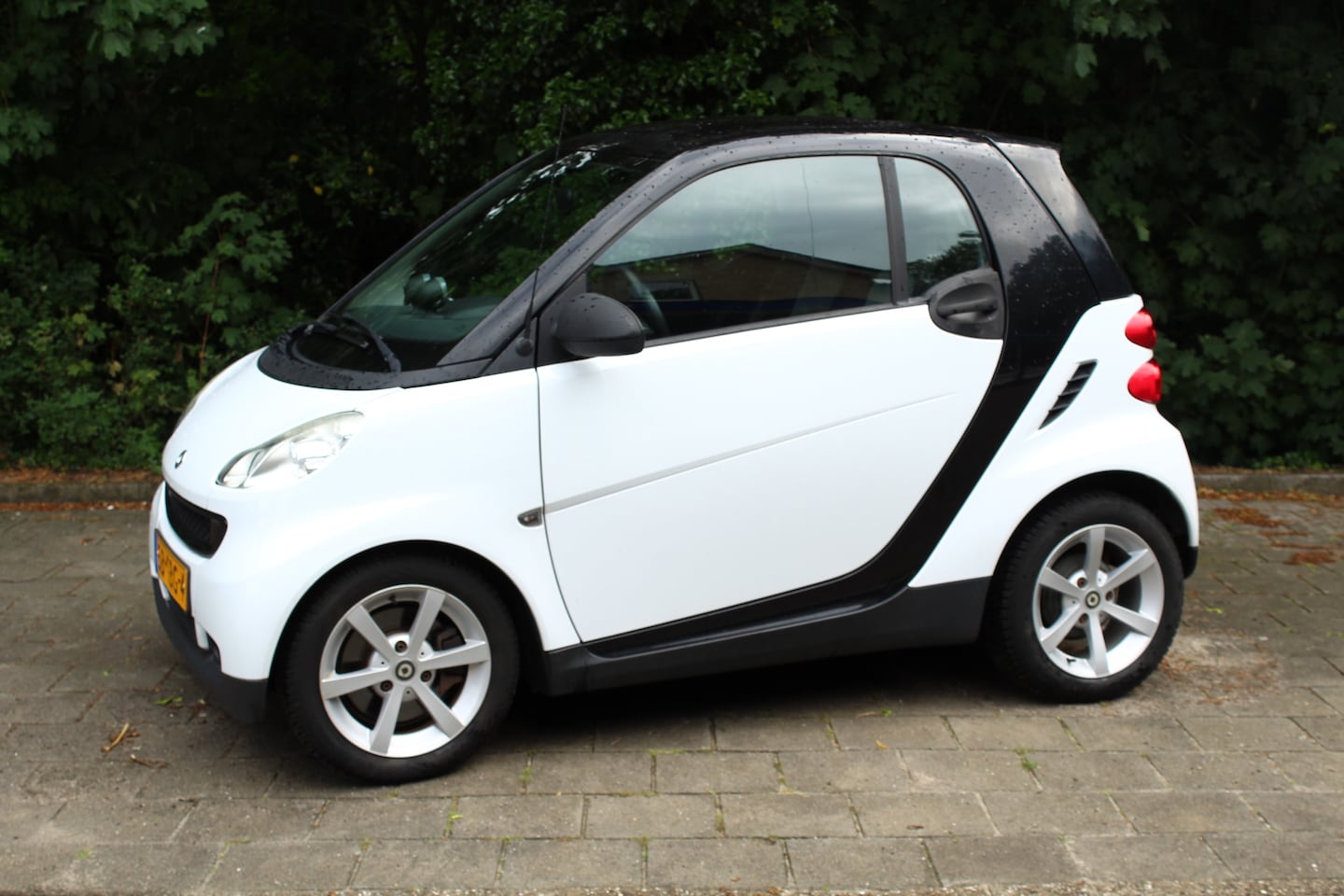 Smart Fortwo coupé - 1.0 mhd Pulse Airco semi automaat glazen dak APK nieuw! Hartstikke leuke auto! - AutoWereld.nl