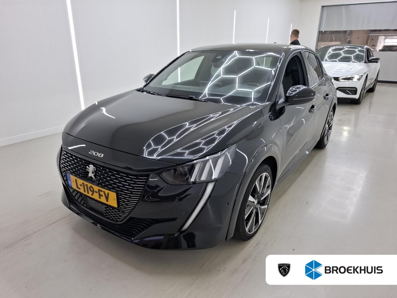Peugeot 208 - 1.2 GT Pack | Pano dak | Adap. Cruise | Camera | St. Verwarming | Keyless | Climate C. | C - AutoWereld.nl