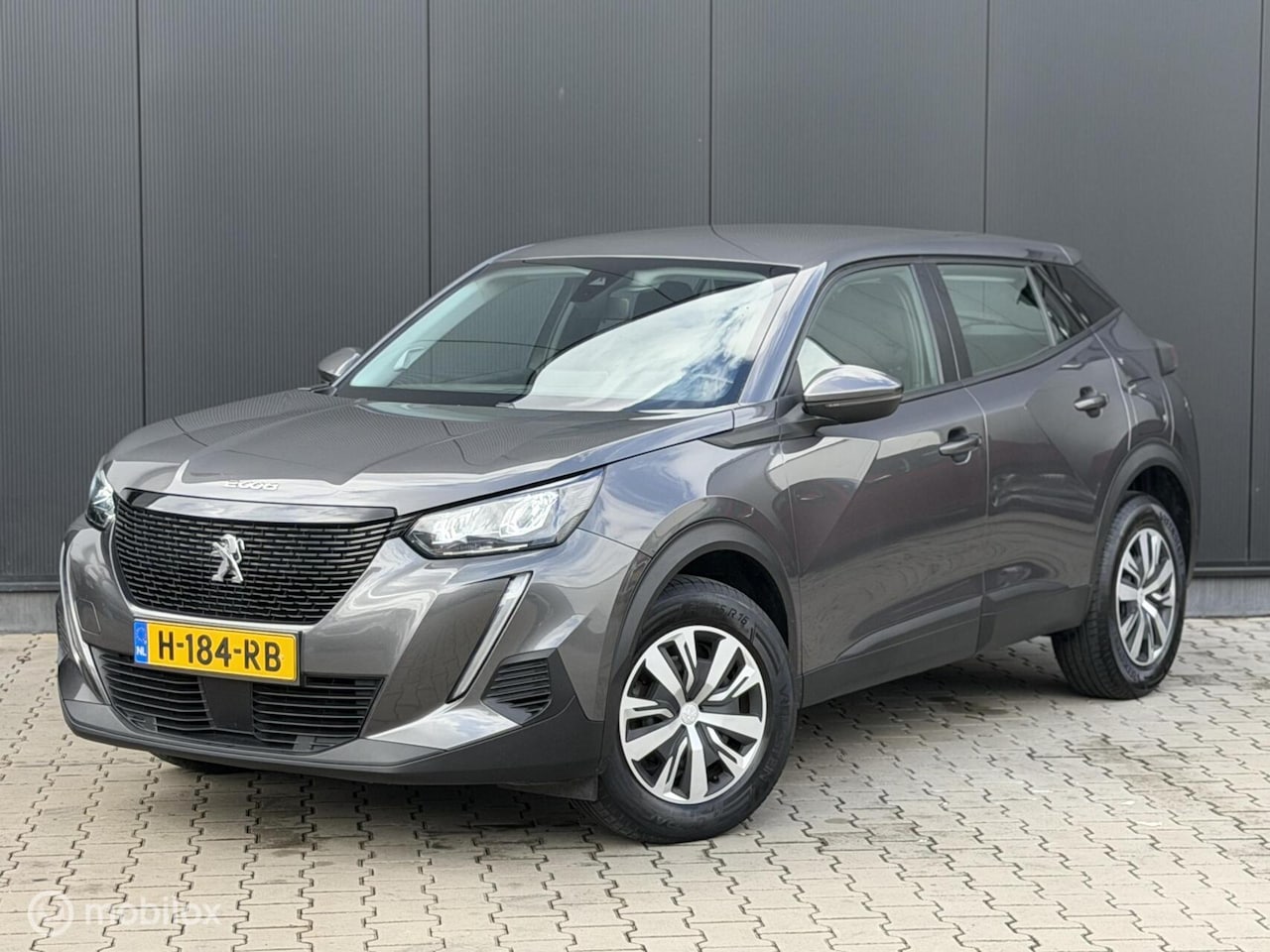 Peugeot 2008 - 1.2 101PK Active | CRUISE | CLIMA | NAVI | CARPLAY | - AutoWereld.nl
