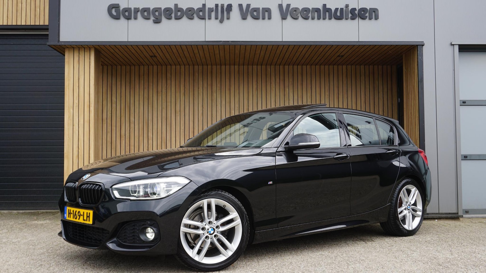 BMW 1-serie - 118i 136PK M Sport Shadow Line 5Drs Schuif/Kanteldak 18inch LM LED Navi Stoelverwarming 98 - AutoWereld.nl