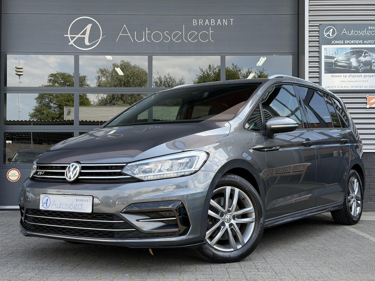 Volkswagen Touran - 1.4 TSI R-Line 7p DSG | CarPlay | Dealer onderhouden - AutoWereld.nl