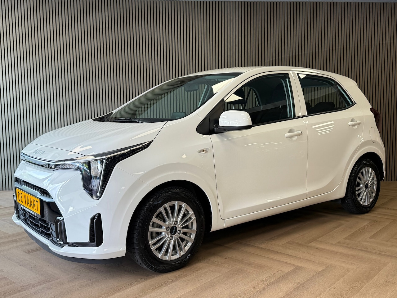 Kia Picanto - 1.2MPI 4 Cyl. DynamicPlusLine NAVI CAMERA CRUISE CONTROL AIRCO CARPLAY PDC LANE ASSIST - AutoWereld.nl