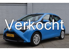 Toyota Aygo - 1.0 VVT-i x-play Handgeschakeld 72pk | Achteruitrijcamera | Bluetooth | Dealer onderhouden