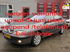 Renault Mégane - 1.6-16V sedan. AUTOMAAT , AIRCO, PDC