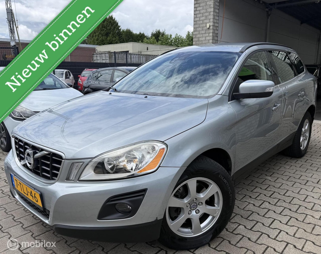 Volvo XC60 - 2.4D Summum / Automaat /135.000KM! /Unieke Staat! - AutoWereld.nl