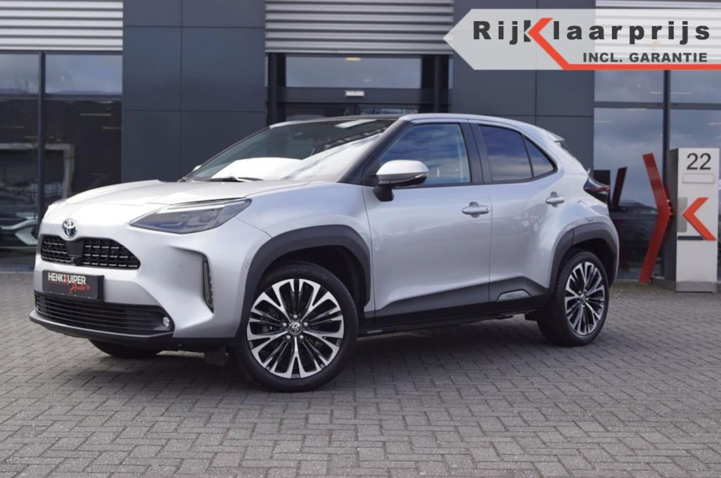 Toyota Yaris Cross - 1.5 Hybrid Executive / Panodak /360gr Camera /Elektr. A-Klep/ Head-up/ Trekhaak afnb.//18 - AutoWereld.nl