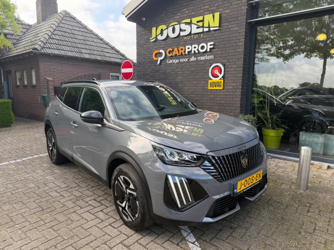 Peugeot 2008 - 1.2 HYB 145 ALLURE - AutoWereld.nl