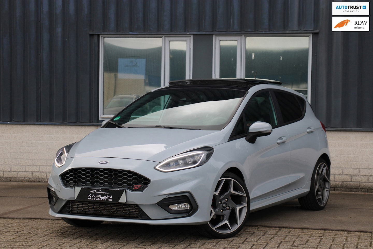 Ford Fiesta - 1.5 ST Performance Pano B&O Recaro Leder Milltek Stoel/Stuur/Ruitverw CarPlay Park Cam Nav - AutoWereld.nl
