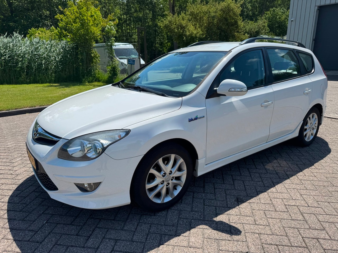 Hyundai i30 CW - 1.6 CRDi i-Motion/CLIMA/CRUISE/TREKHAAK AFNEEMBAAR/PARKEERSENSOR - AutoWereld.nl