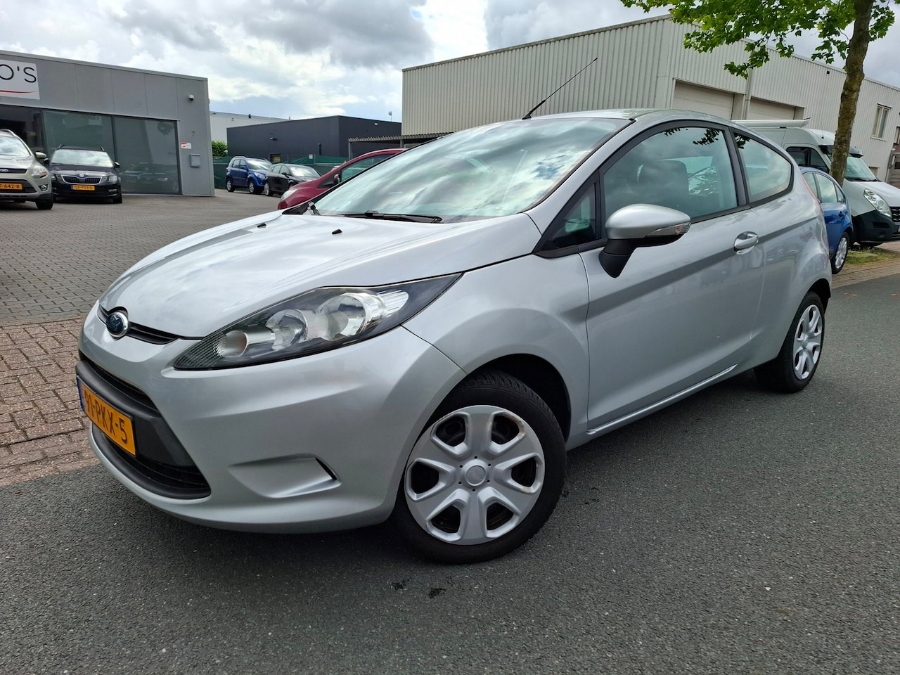 Ford Fiesta - 1.25 Limited AIRCO/ELEKTRISCHE RAMEN! - AutoWereld.nl