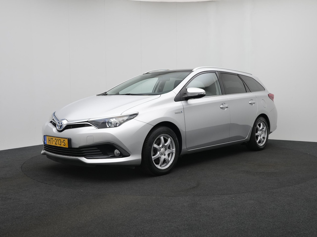 Toyota Auris Touring Sports - 1.8 Hybrid Lease | Panorama Dak | Navigatie | - AutoWereld.nl