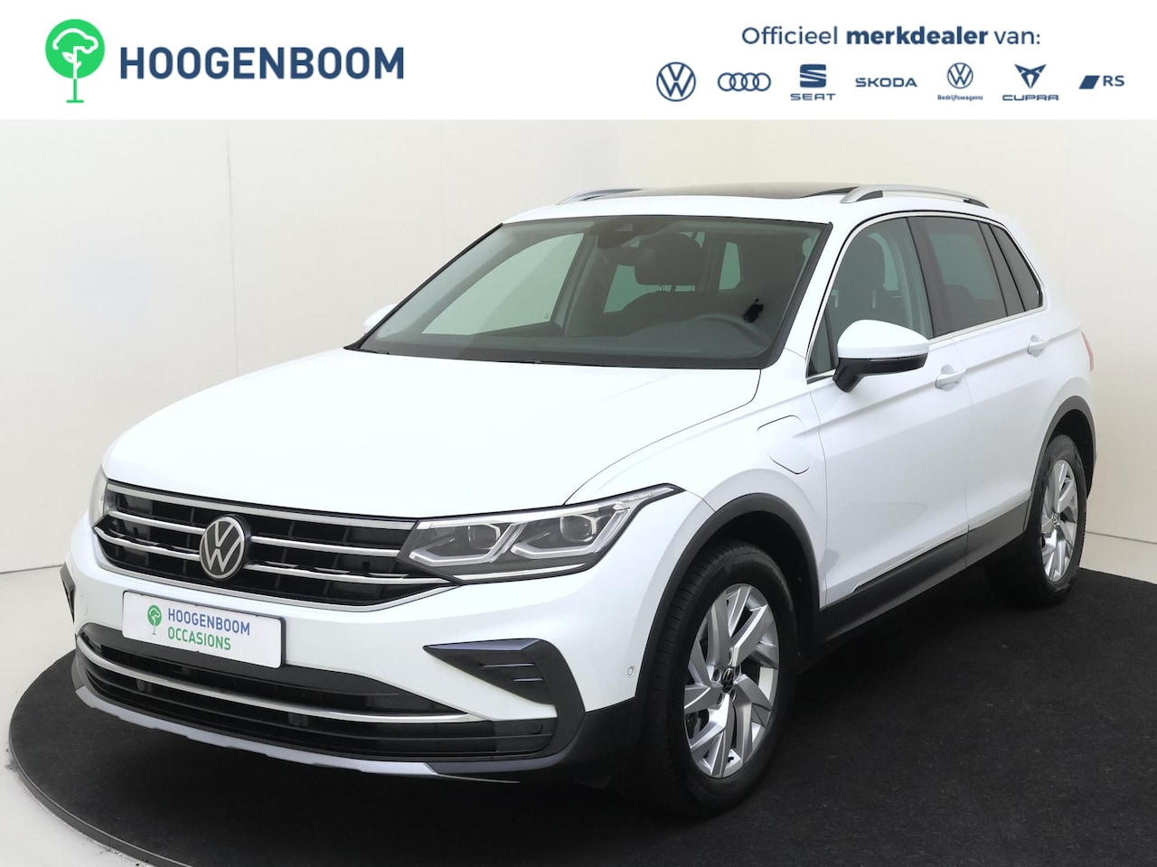 Volkswagen Tiguan - 1.4 TSI eHybrid Elegance | SoH 94% | Panoramadak | Keyless | Parkeerassistent | Achteruitr - AutoWereld.nl