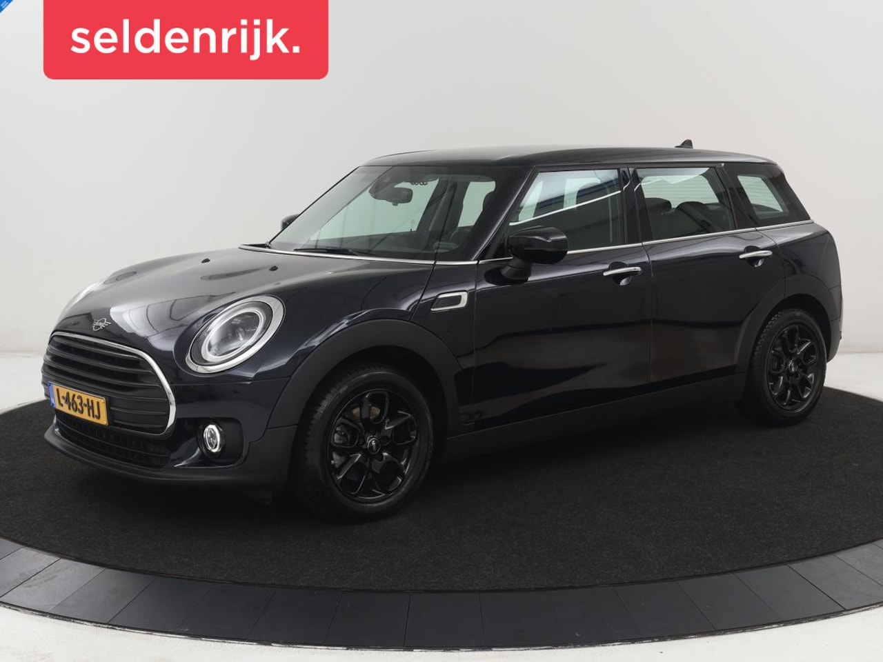 MINI Clubman - 1.5 Cooper Business Edition | Automaat | Stoelverwarming | Carplay | Sportstoelen | Half l - AutoWereld.nl