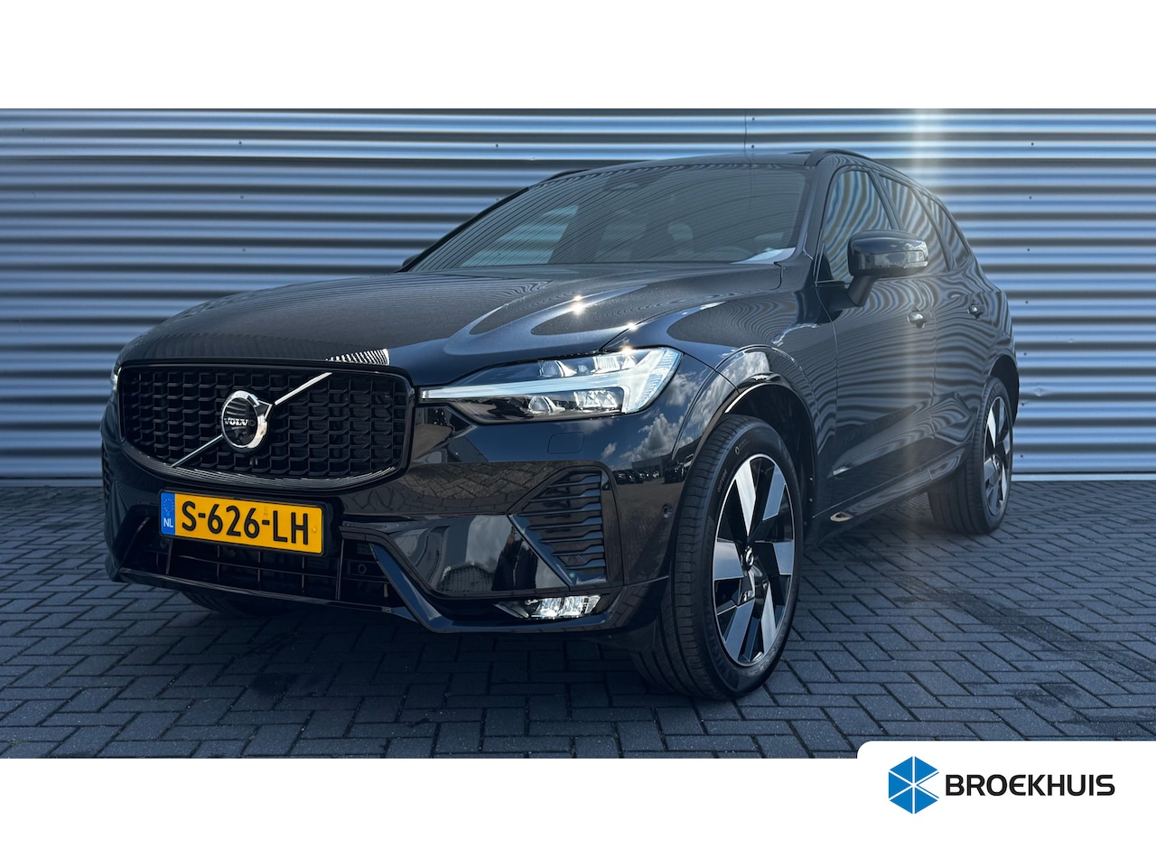 Volvo XC60 - 2.0 B5 250PK INSCRIPTION AUTOMAAT / NAVI / LEDER / CLIMA / FULL-LED / 20" LMV / PANO. DAK - AutoWereld.nl