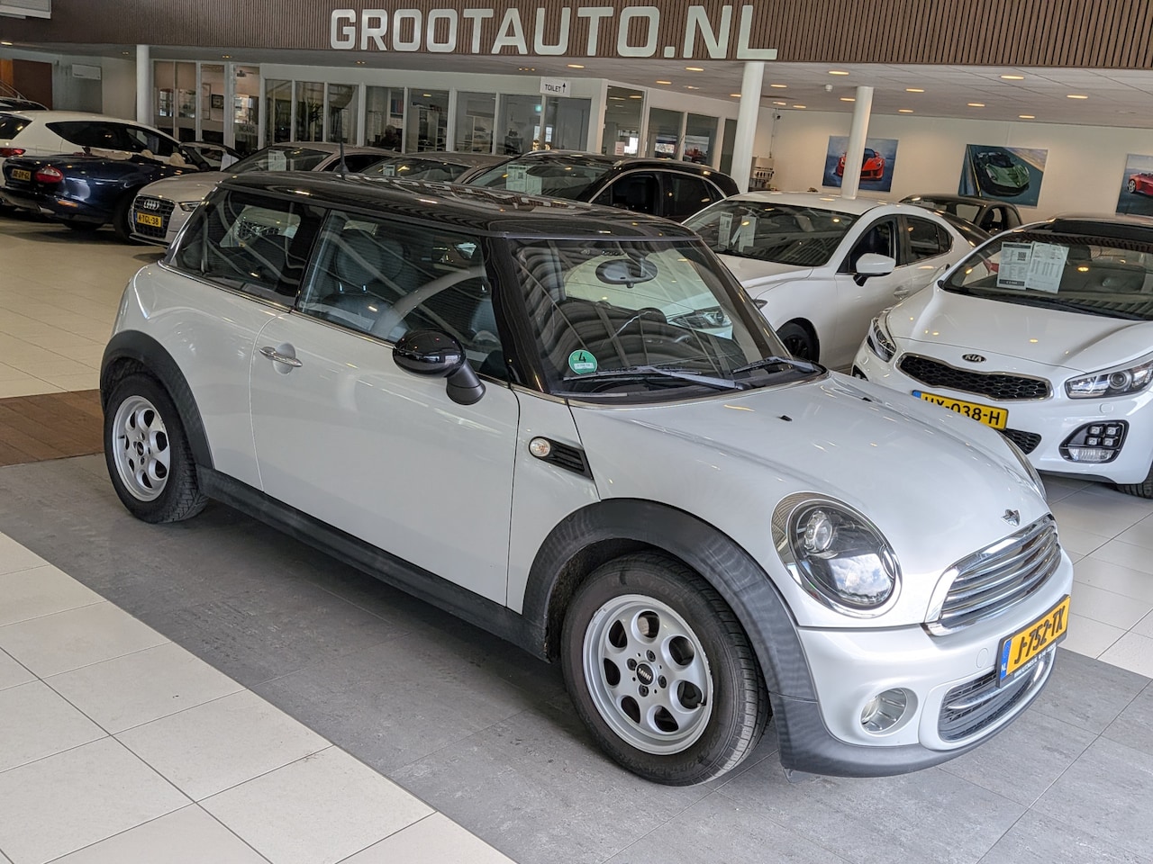 MINI 3-Deurs - 1.6 Cooper Chili Airco, Cruise Control, Stuurbekrachtiging - AutoWereld.nl