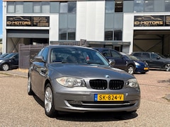 BMW 1-serie - 116i Luxe uitvoering stoelverwarming
