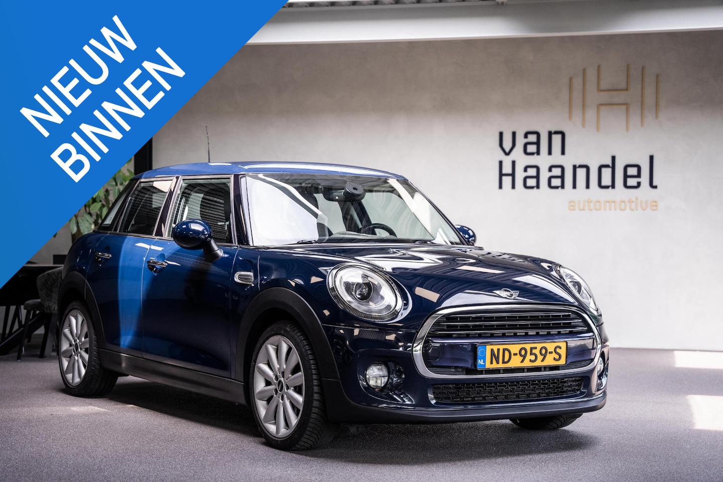 MINI 5-Deurs - 1.5 Cooper Chili Business - AutoWereld.nl