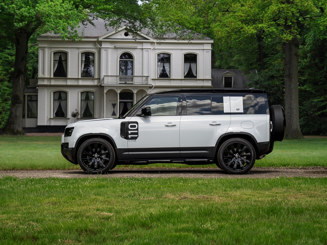 Land Rover Defender 110 - 2.0 P400e 110 SE | Meridian | 360 cam - AutoWereld.nl