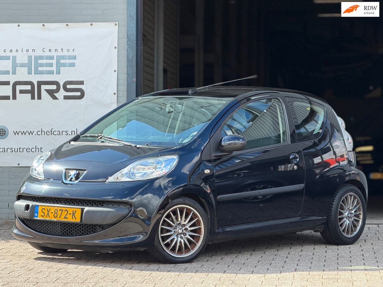Peugeot 107 - 1.0|NIEUWEAPK|AIRCO|LM|2EIGENAAR|CARPLAY|KOOPJE! - AutoWereld.nl