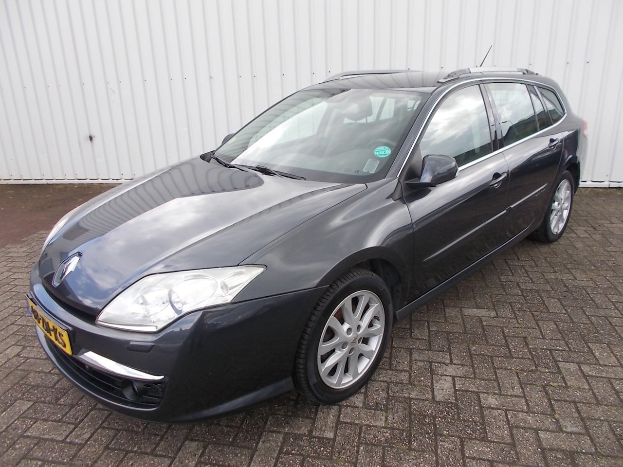Renault Laguna Estate - 2.0 16V Dynamique 2.0 16V Dynamique ( APK 23-08-2026 ) - AutoWereld.nl