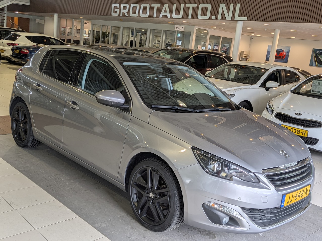 Peugeot 308 - 1.2 PureTech Blue Lease Premium Automaat Airco, Cruise Control, Trekhaak, Stuurbekrachtigi - AutoWereld.nl