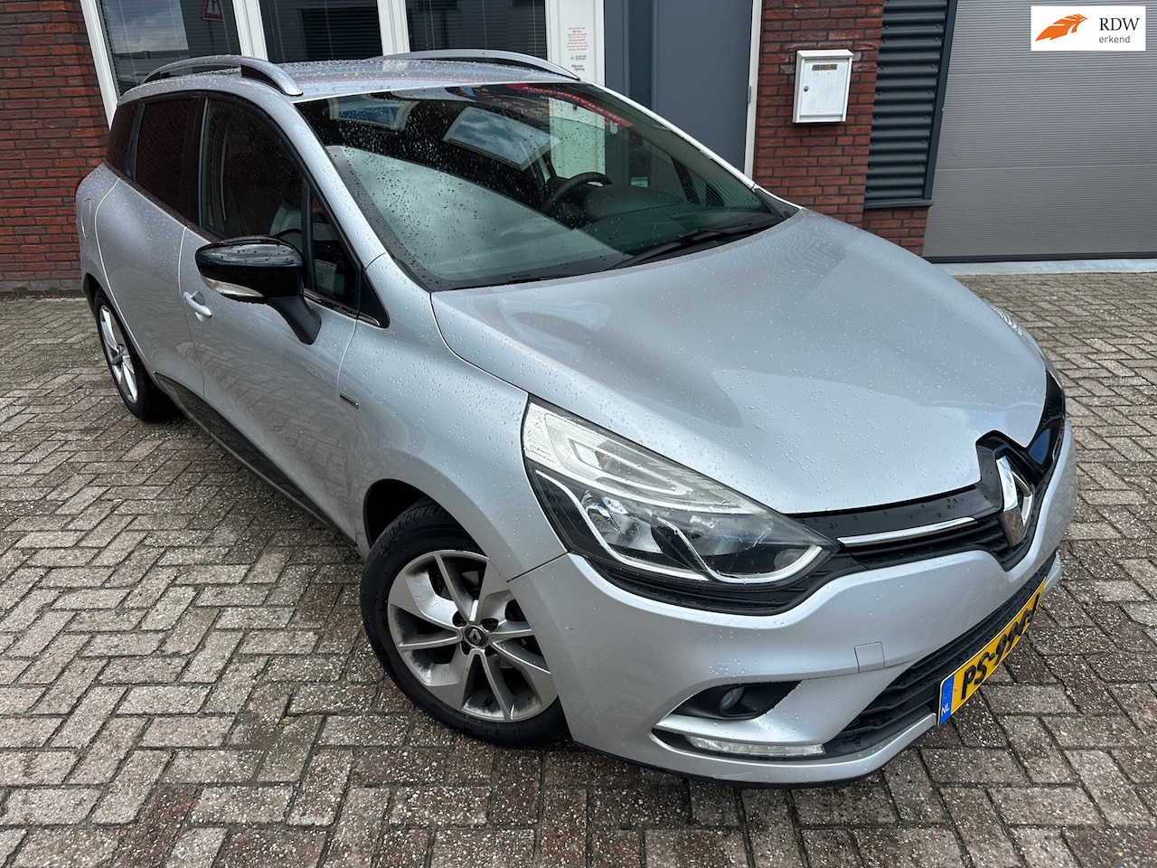 Renault Clio Estate - 0.9 TCe Limited / Navi / PDC / DAB / Keyless / Clima / LM - AutoWereld.nl
