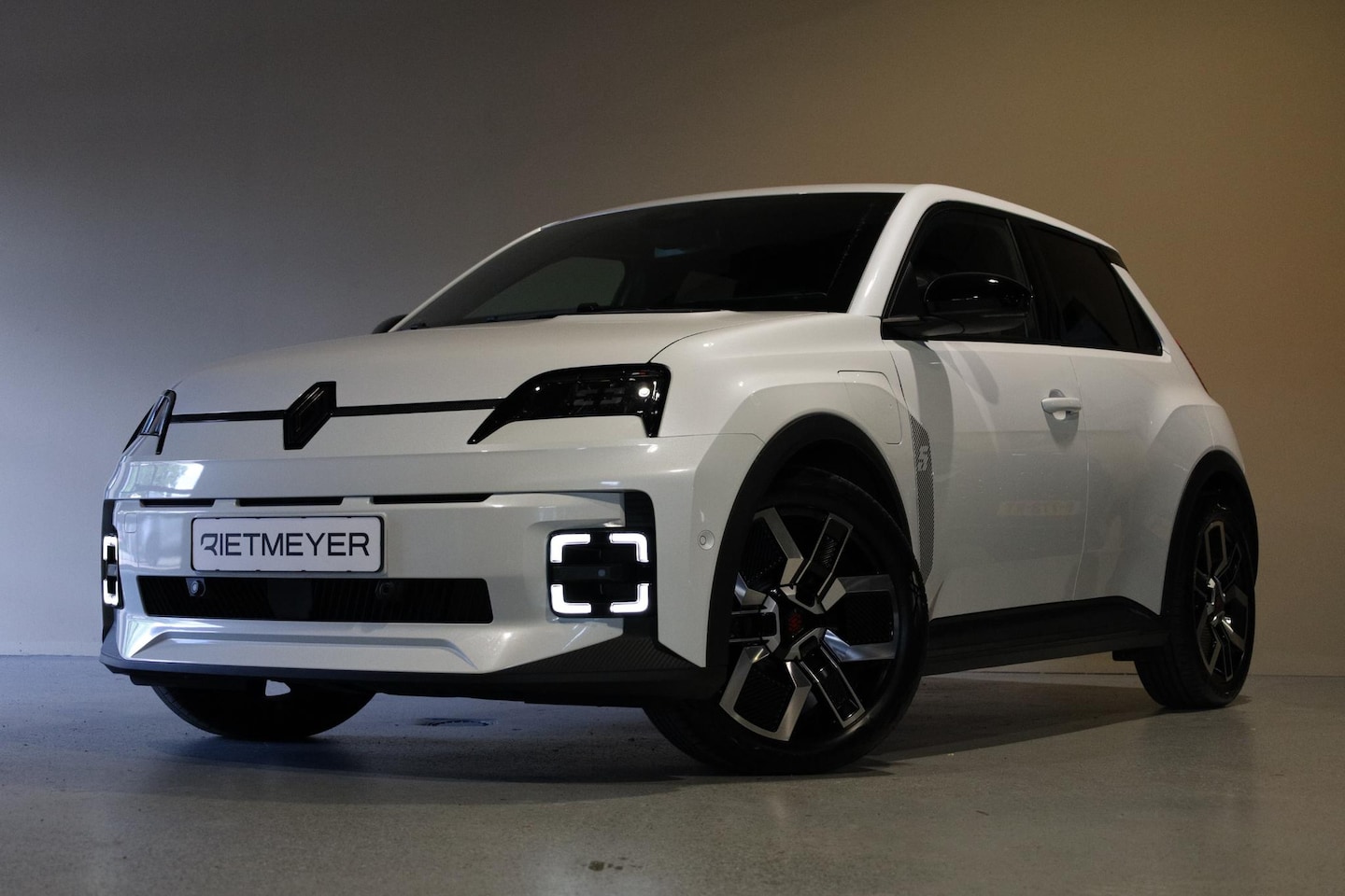 Renault 5 - urban range techno 40 kWh | Achteruitrijcamera | Warmtepomp - AutoWereld.nl