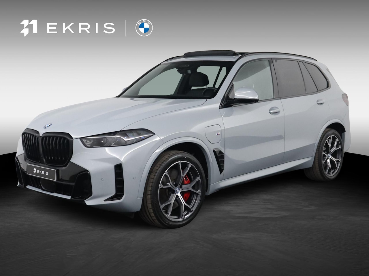 BMW X5 - xDrive50e | M Sport Pro | Skylounge Panoramadak | Driving Assistant Professional | Soft-Cl - AutoWereld.nl