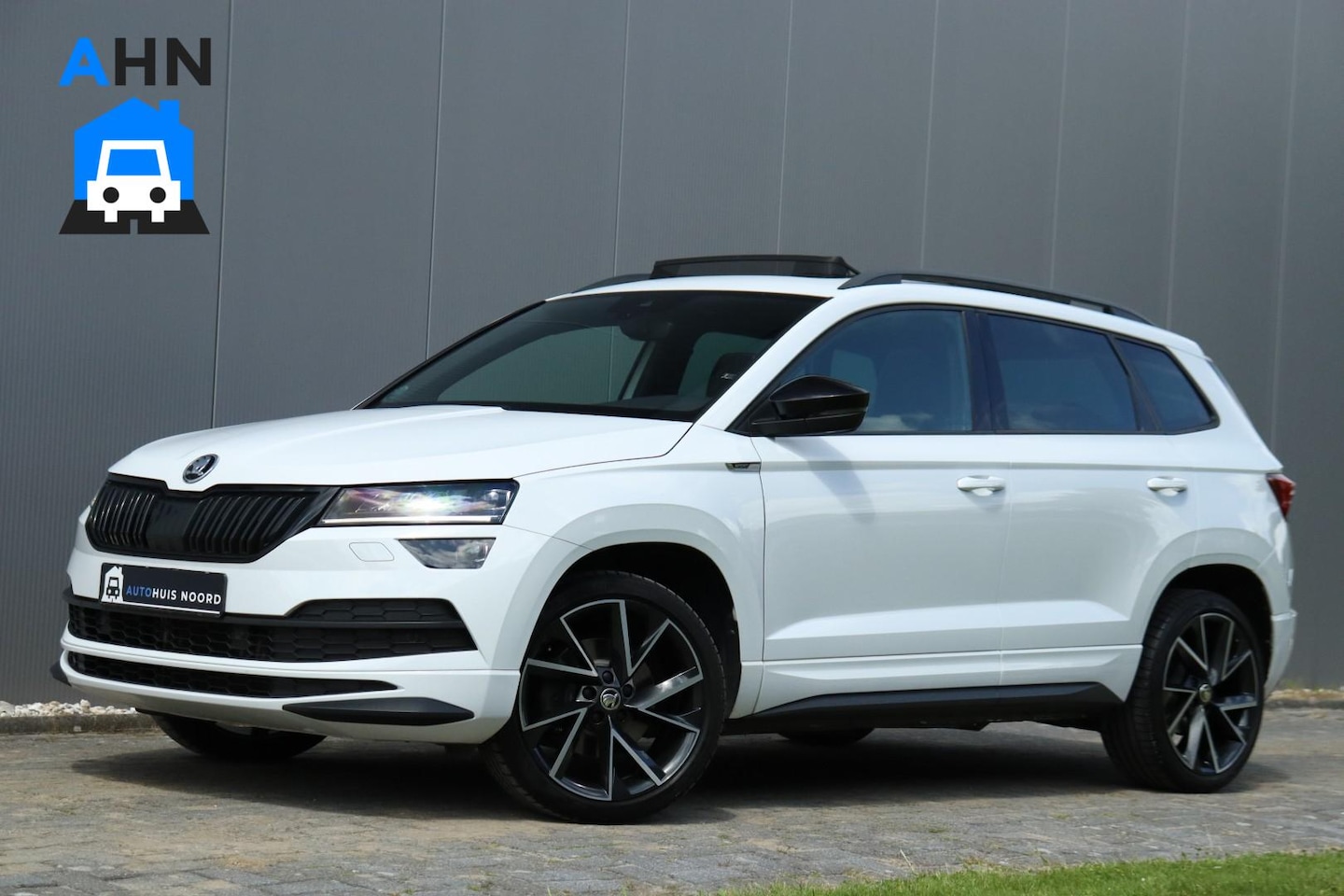 Skoda Karoq - 1.5 TSI / 150 PK / Black Edition / DSG / Sportline / Panorama / Trekhaak / Camera / Cruise - AutoWereld.nl