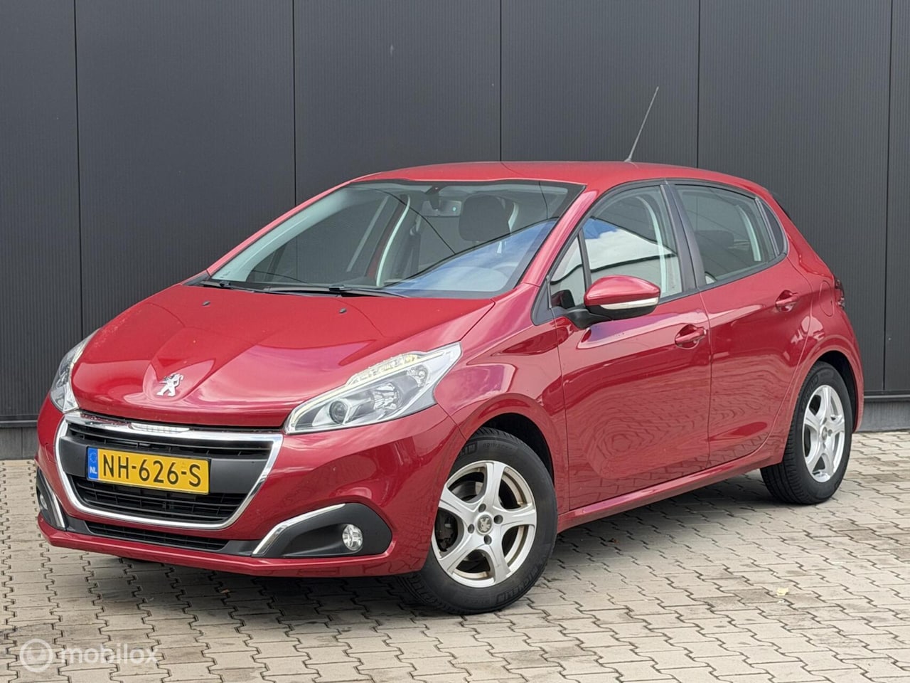 Peugeot 208 - 1.2 82PK Blue Lion | AIRCO | CARPLAY | TREKHAAK | - AutoWereld.nl