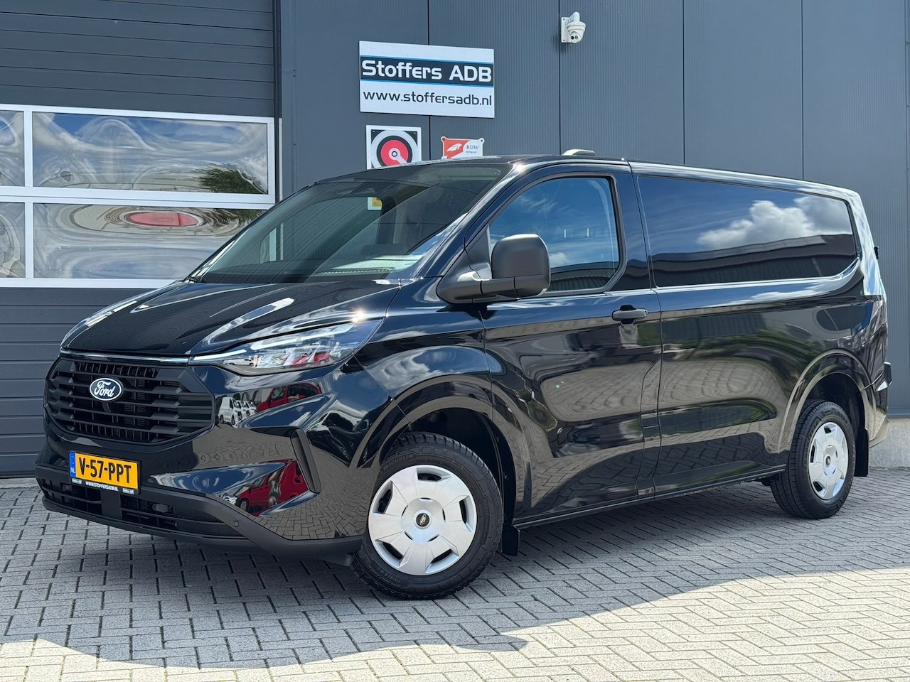 Ford Transit Custom - 320 2.0 TDCI L1H1 Trend 136pk | Navi | Expressline | Camera | BLIS | ACC | Winterpack | GA - AutoWereld.nl