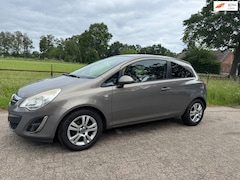 Opel Corsa - 1.4-16V, LM velgen, APK, Airco, nieuw model