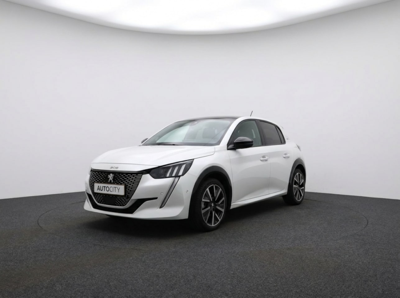 Peugeot e-208 - GT PACK 350 50kWh Pano | Alcantara/Leder | Stoelverwarming | ACC - AutoWereld.nl