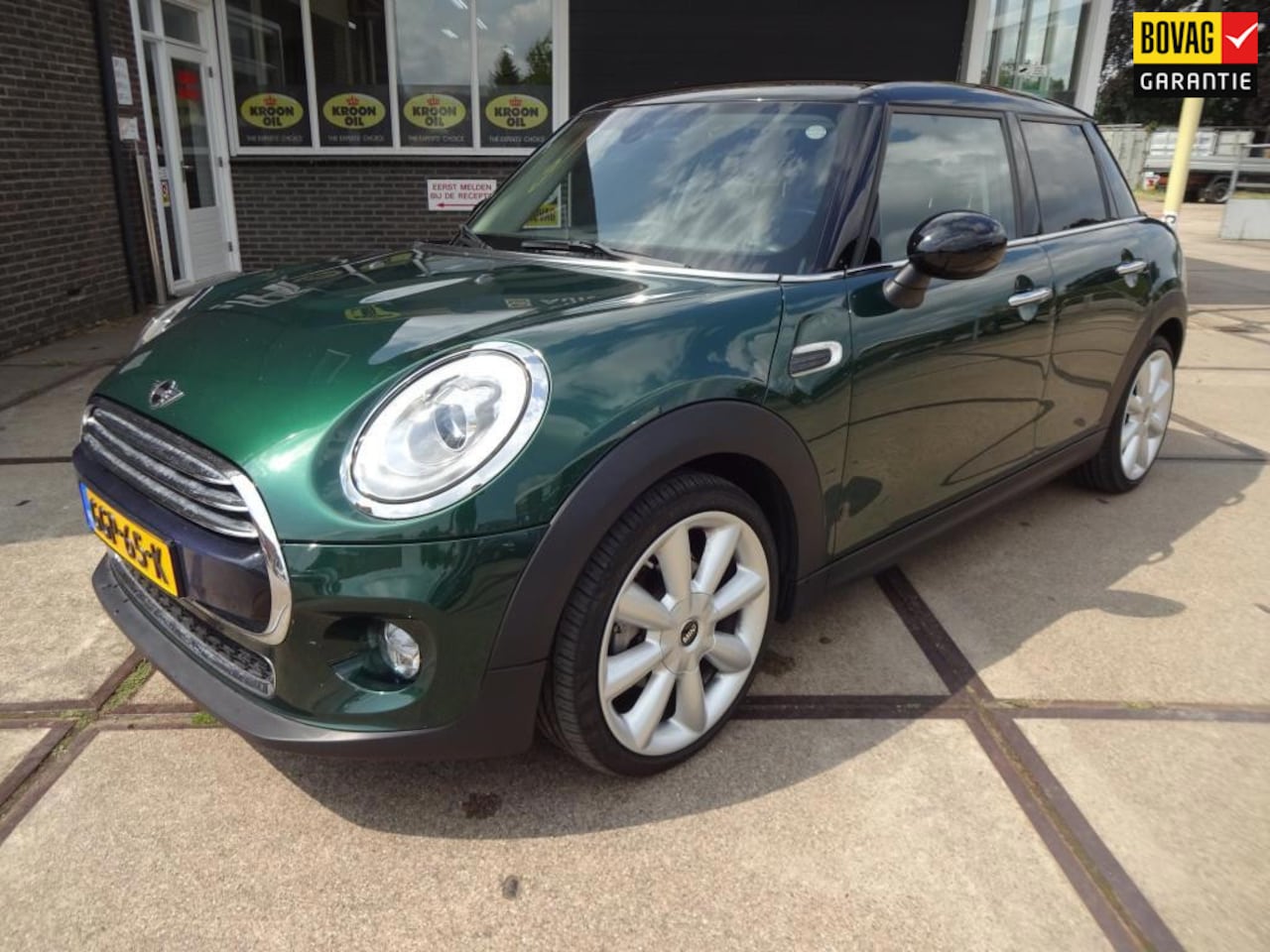 MINI Cooper - Mini 1.5 Chili Automaat Serious Business - AutoWereld.nl