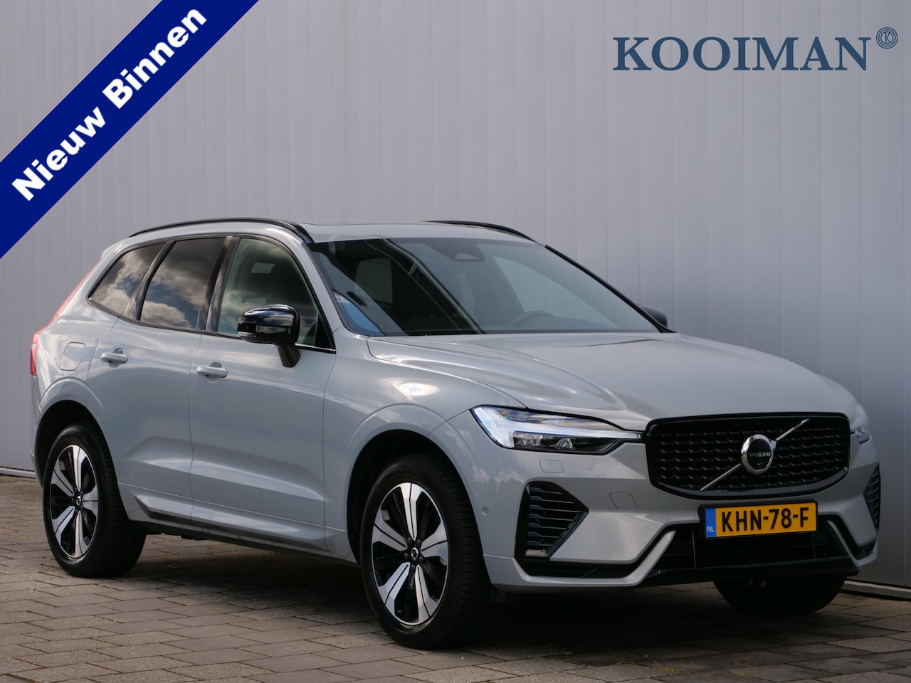 Volvo XC60 - 2.0 T6 Plug-in hybrid AWD Plus Dark 350 Pk Automaat Navi / DAB / Apple Carplay / Pano-dak - AutoWereld.nl