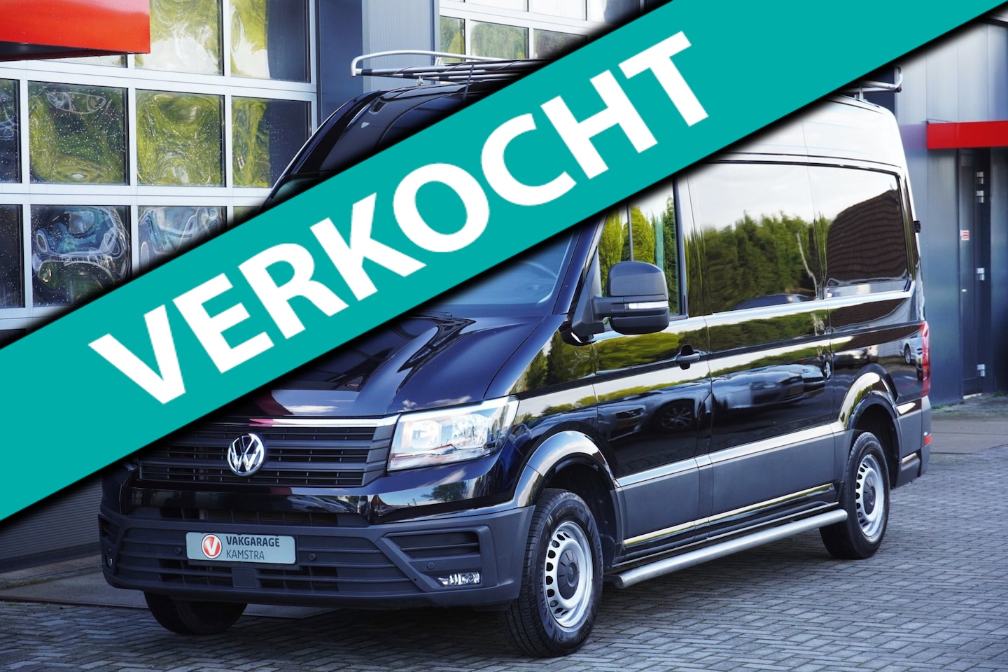 Volkswagen Crafter - 2.0 TDI L3H3 Highline NAP Imperial/Cruise 140 pk - AutoWereld.nl