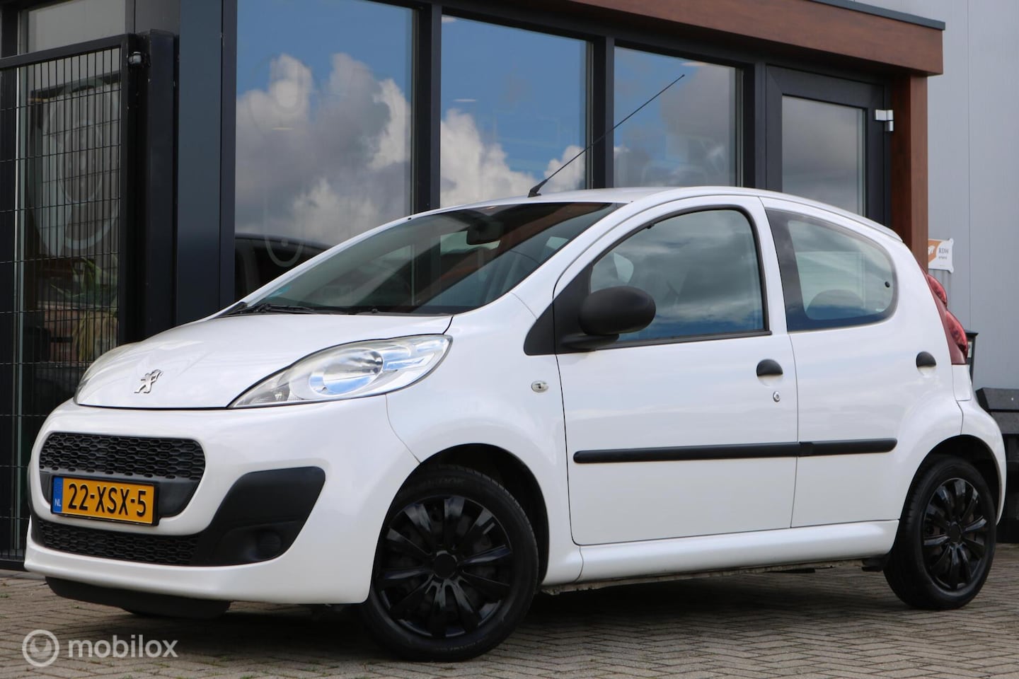 Peugeot 107 - 1.0 Blue Lease | Airco | Elec. ramen | NAP - AutoWereld.nl