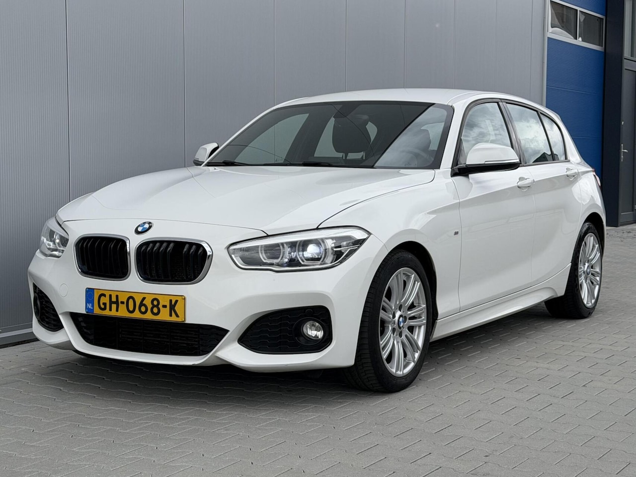 BMW 1-serie - 118i M Pakket Alcantara - NL auto - Nette staat! - AutoWereld.nl