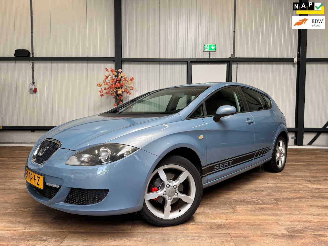 SEAT Leon - 1.6 REFERENCE / ZEER NETTE STAAT / NWE APK! - AutoWereld.nl
