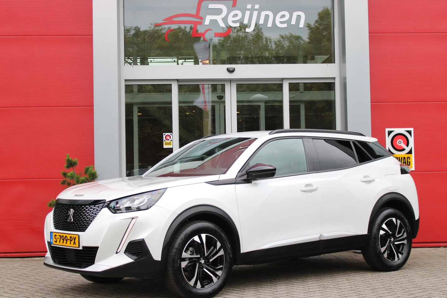 Peugeot 2008 - 1.2 100PK ALLURE PACK | NAVIGATIE 10" TOUCHSCREEN| ACHTERUITRIJ CAMERA | 3-D INSTRUMENTENP - AutoWereld.nl