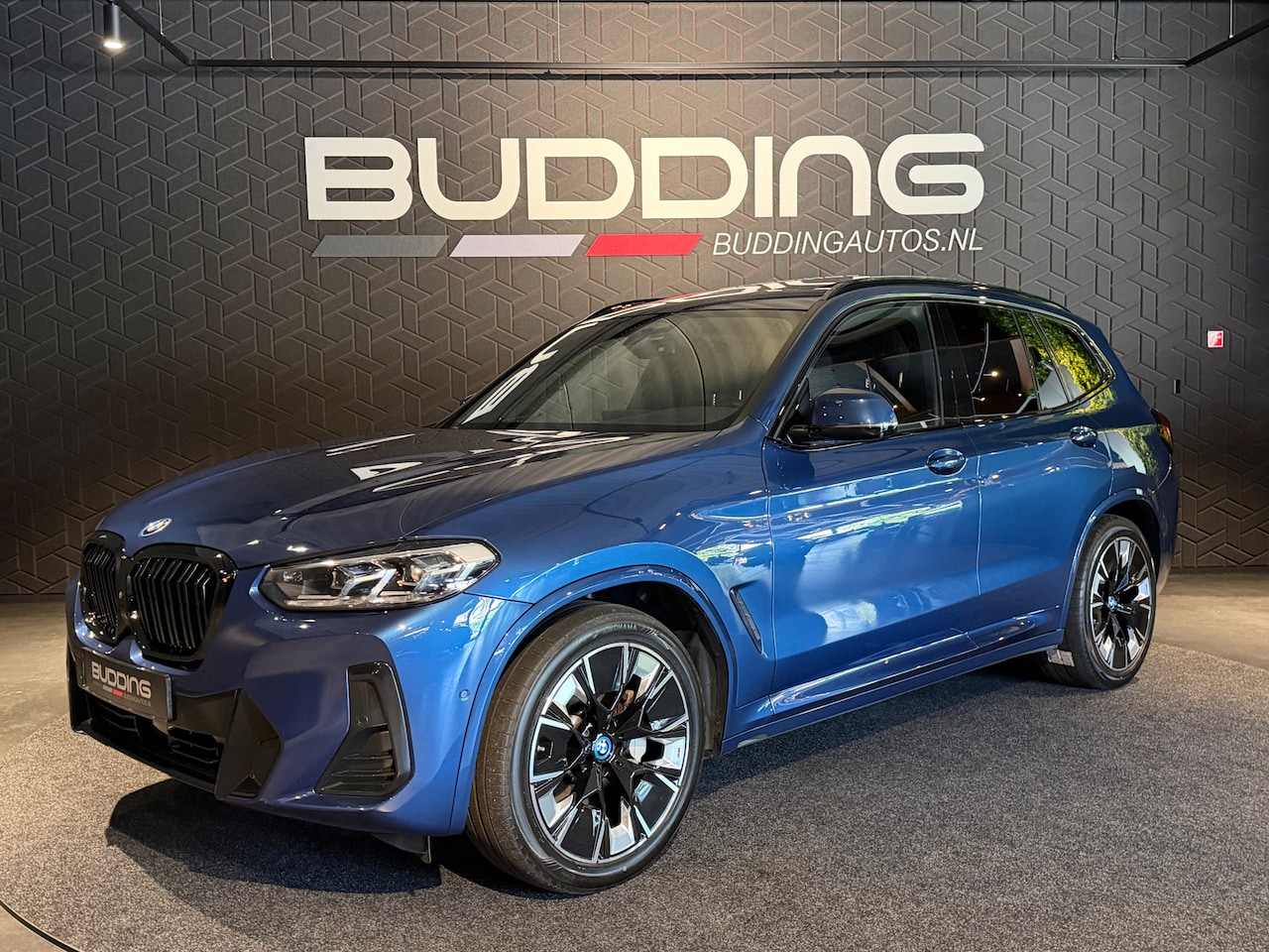 BMW iX3 - High Executive 80 kWh | M-sport | Trekhaak - AutoWereld.nl