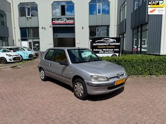 Peugeot 106 - 1.4 Accent AUTOMAAT Lees Advaertentie
