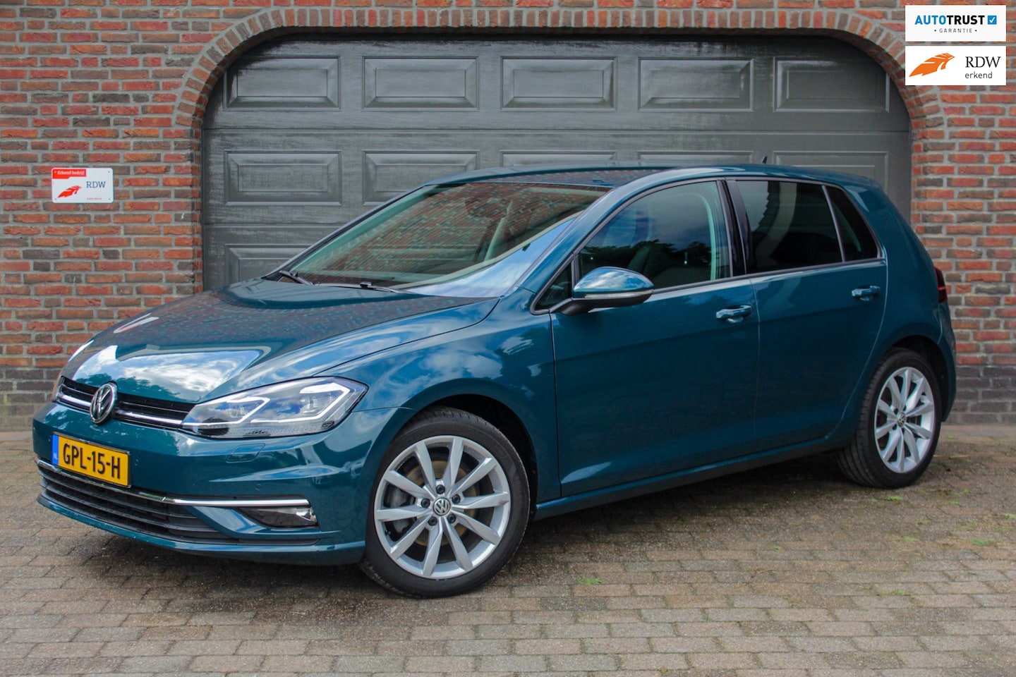Volkswagen Golf - 1.4 TSI Highline Business R - ACC - trekhaak - stoelverwarming - AutoWereld.nl