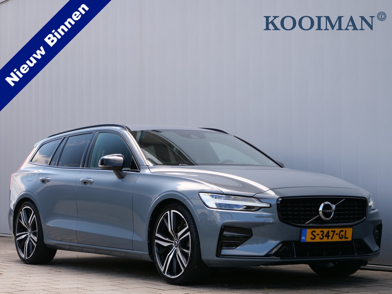 Volvo V60 - 2.0 B4 Plus Bright 198 Pk Automaat Navi / DAB / Apple Carplay / Camera / Trekhaak - AutoWereld.nl