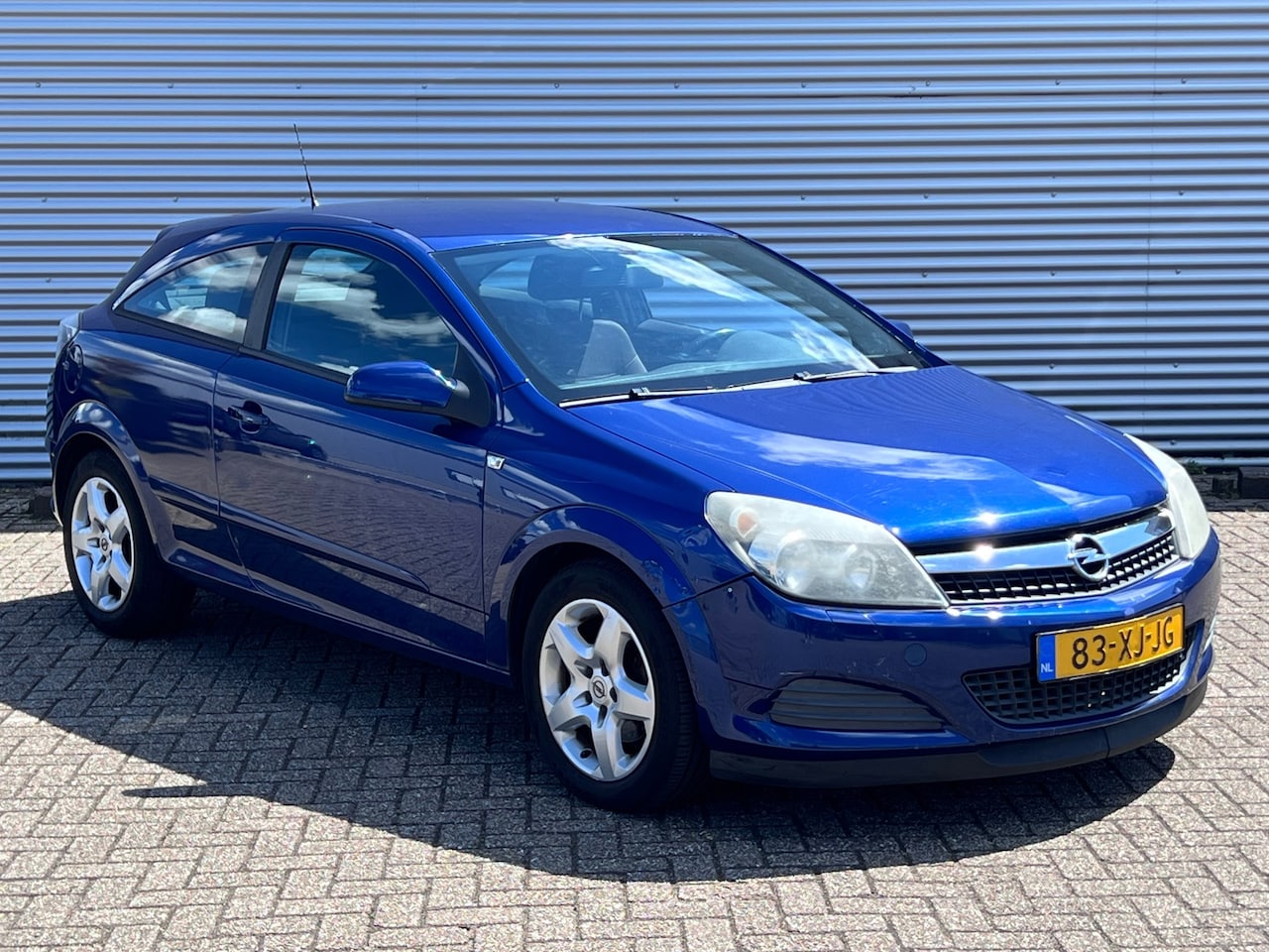 Opel Astra GTC - 1.6 Business | CRUISE | RADIO | NAP | INRUIL MOGELIJK - AutoWereld.nl