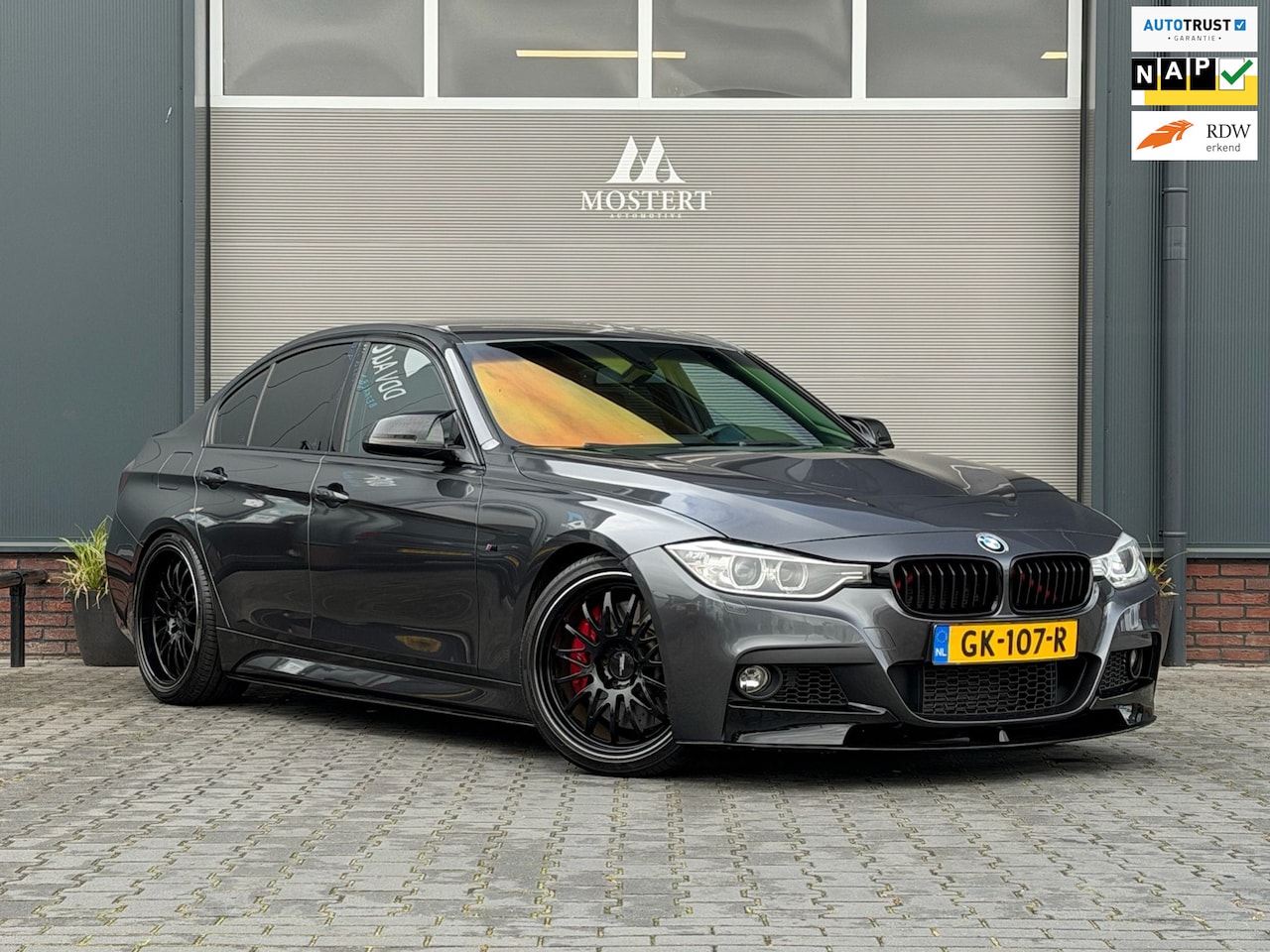 BMW 3-serie - 320i/260pk M-pakket Automaat|2015|Big Brake|Mosselman|Remus|ST|Klepsysteem|AWRON|Navi|Clim - AutoWereld.nl