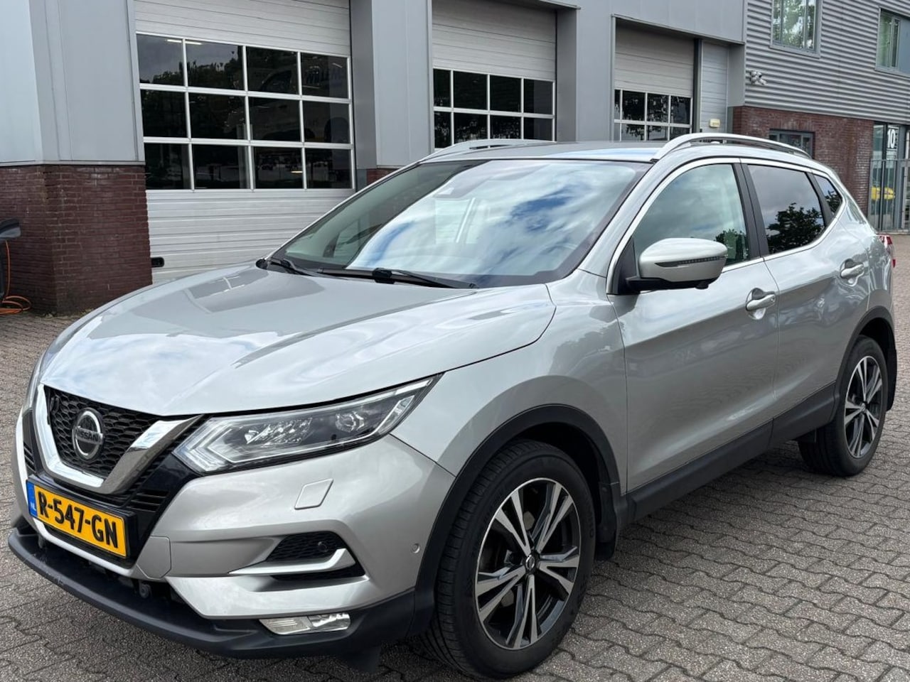 Nissan Qashqai - BWJ 2019 | 1.3T 160PK N-Connecta AUTOMAAT | TREKHAAK | 360 CAMERA | CLIMA | NAVI | STOELVE - AutoWereld.nl